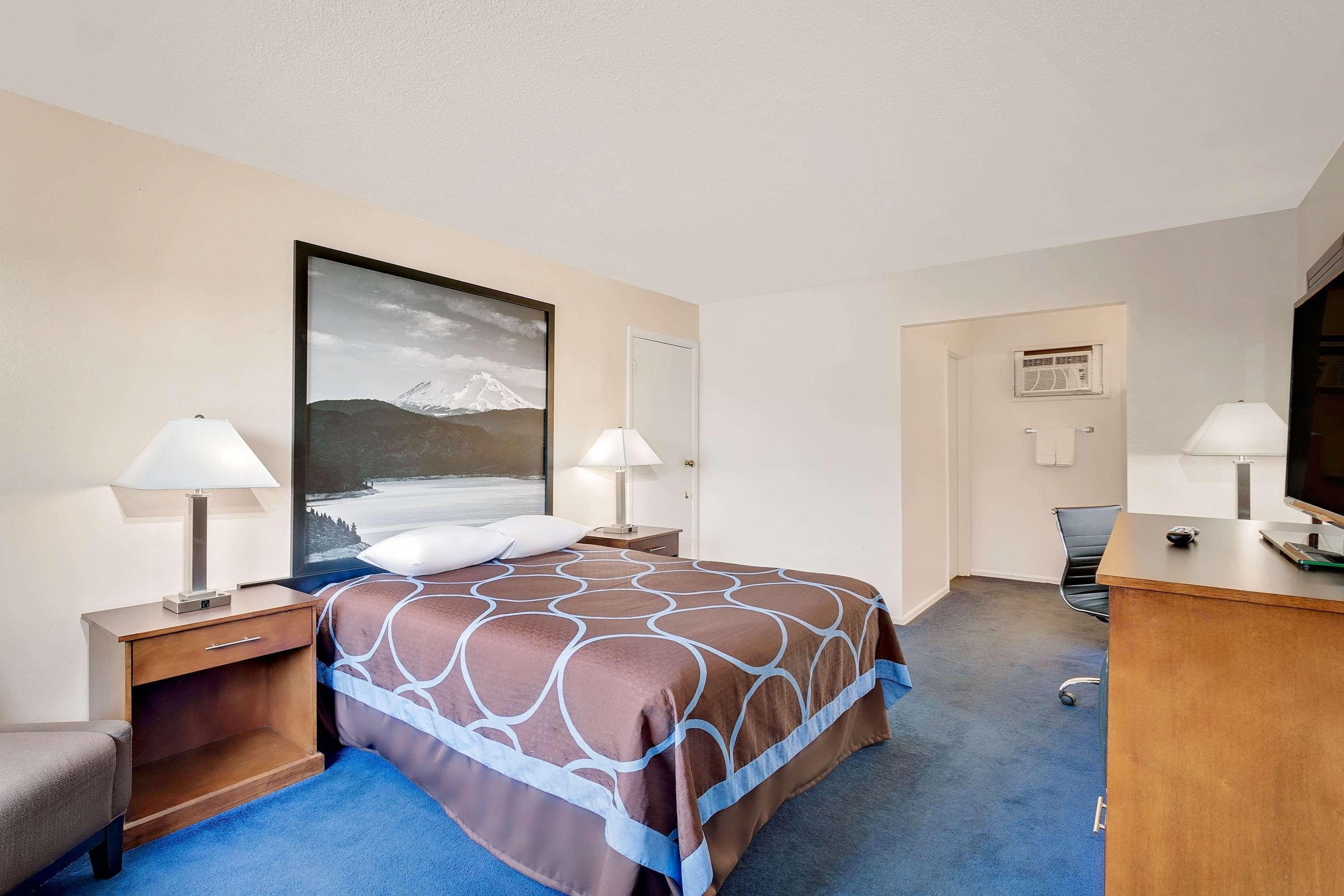 Super 8 By Wyndham Alturas Hotel Екстериор снимка