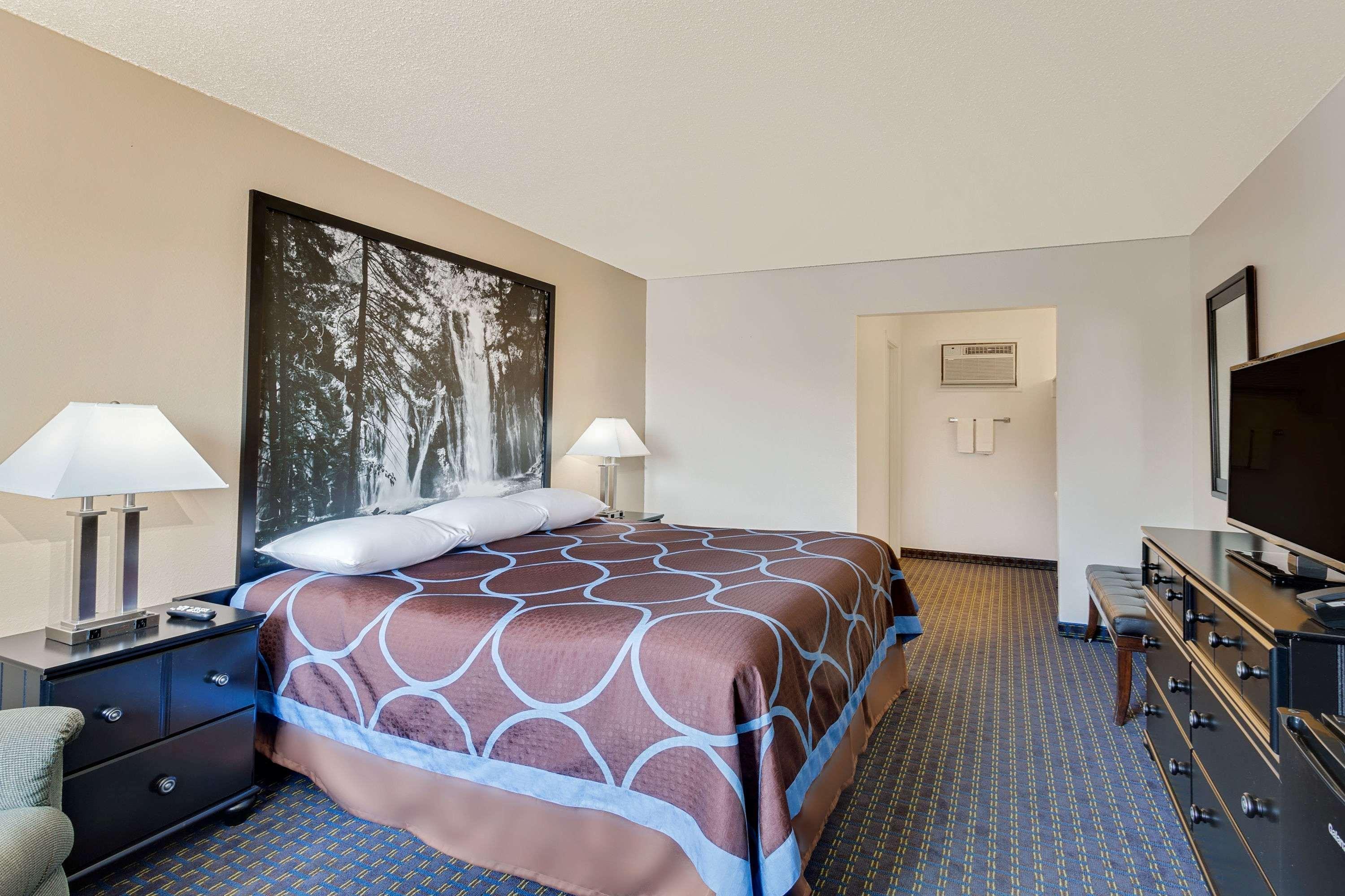 Super 8 By Wyndham Alturas Hotel Екстериор снимка